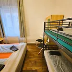 Albergue Cozy Near The New York Cafe With Private Bathroom *