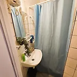 Albergue Cozy Near The New York Cafe With Private Bathroom *