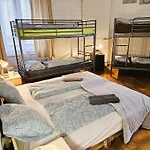 Cozy Near The New York Cafe With Private Bathroom Albergue Budapeste