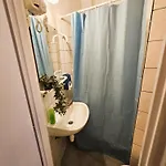 Cozy Near The New York Cafe With Private Bathroom