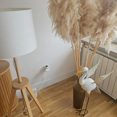 Cozy Near The New York Cafe With Private Bathroom Hostel *