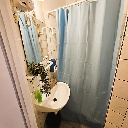 Vandrerhjem Cozy Near The New York Cafe With Private Bathroom *