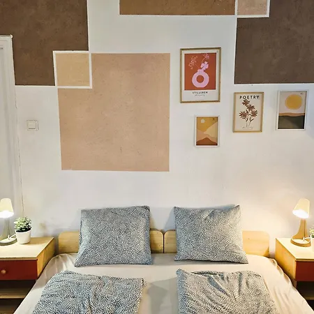 Cozy Near The New York Cafe With Private Bathroom Budapeste