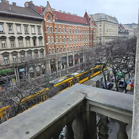 Cozy Near The New York Cafe With Private Bathroom Vandrerhjem Budapest