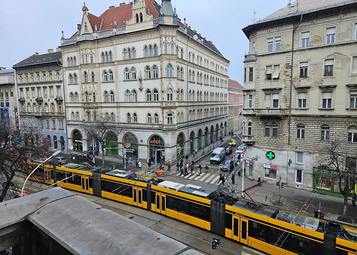 Hostal Cozy Near The New York Cafe With Private Bathroom Budapest