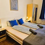 Cozy Near The New York Cafe With Private Bathroom بيت شباب