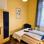 بيت شباب Cozy Near The New York Cafe With Private Bathroom بودابست