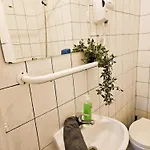 Cozy Near The New York Cafe With Private Bathroom