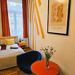 Cozy Near The New York Cafe With Private Bathroom بودابست