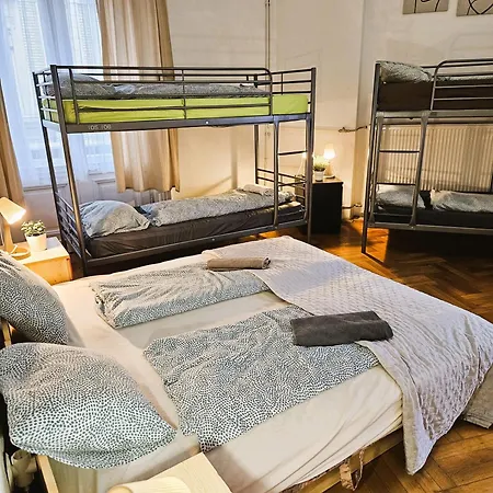 Cozy Near The New York Cafe With Private Bathroom Hostel Boedapest