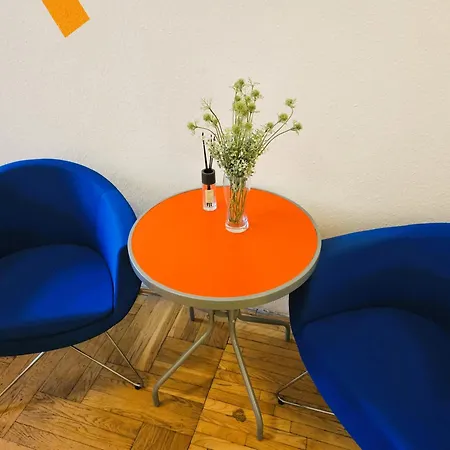 Hostel Cozy Near The New York Cafe With Private Bathroom *