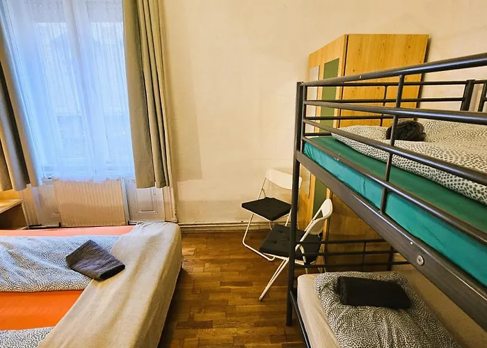 Vandrerhjem Cozy Near The New York Cafe With Private Bathroom *