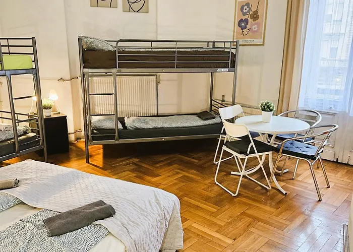 Cozy Near The New York Cafe With Private Bathroom Budapest