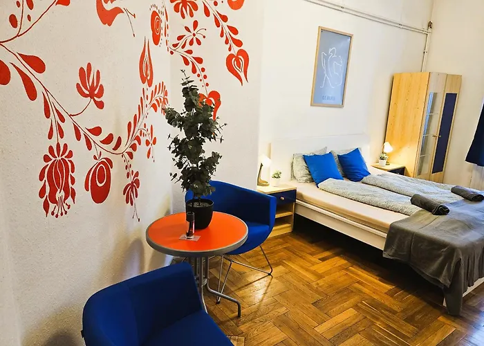 Cozy Near The New York Cafe With Private Bathroom Hostel Budapeşte
