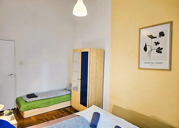 Hostel Cozy Near The New York Cafe With Private Bathroom *